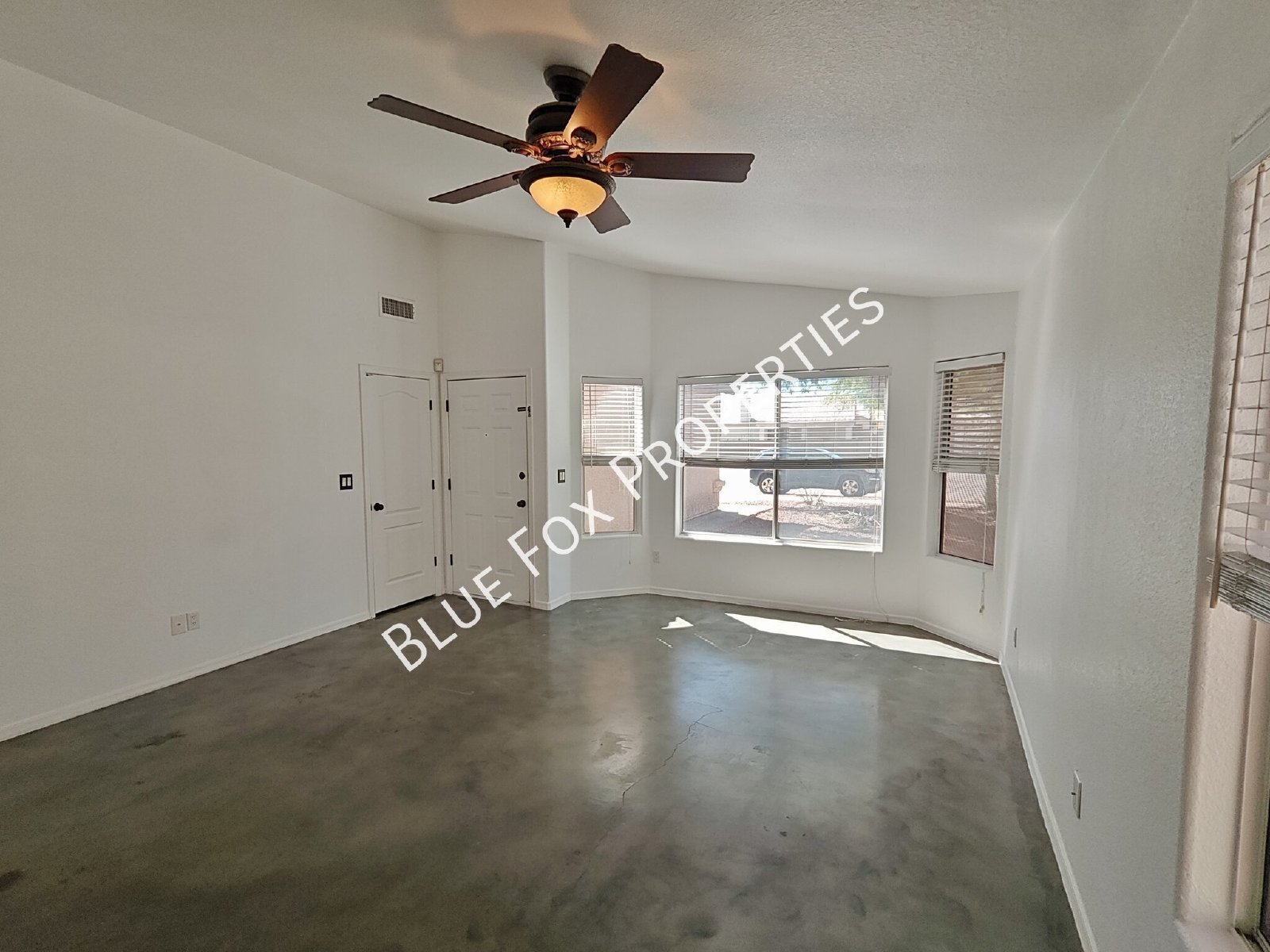 2302 W Silvergate Place property image