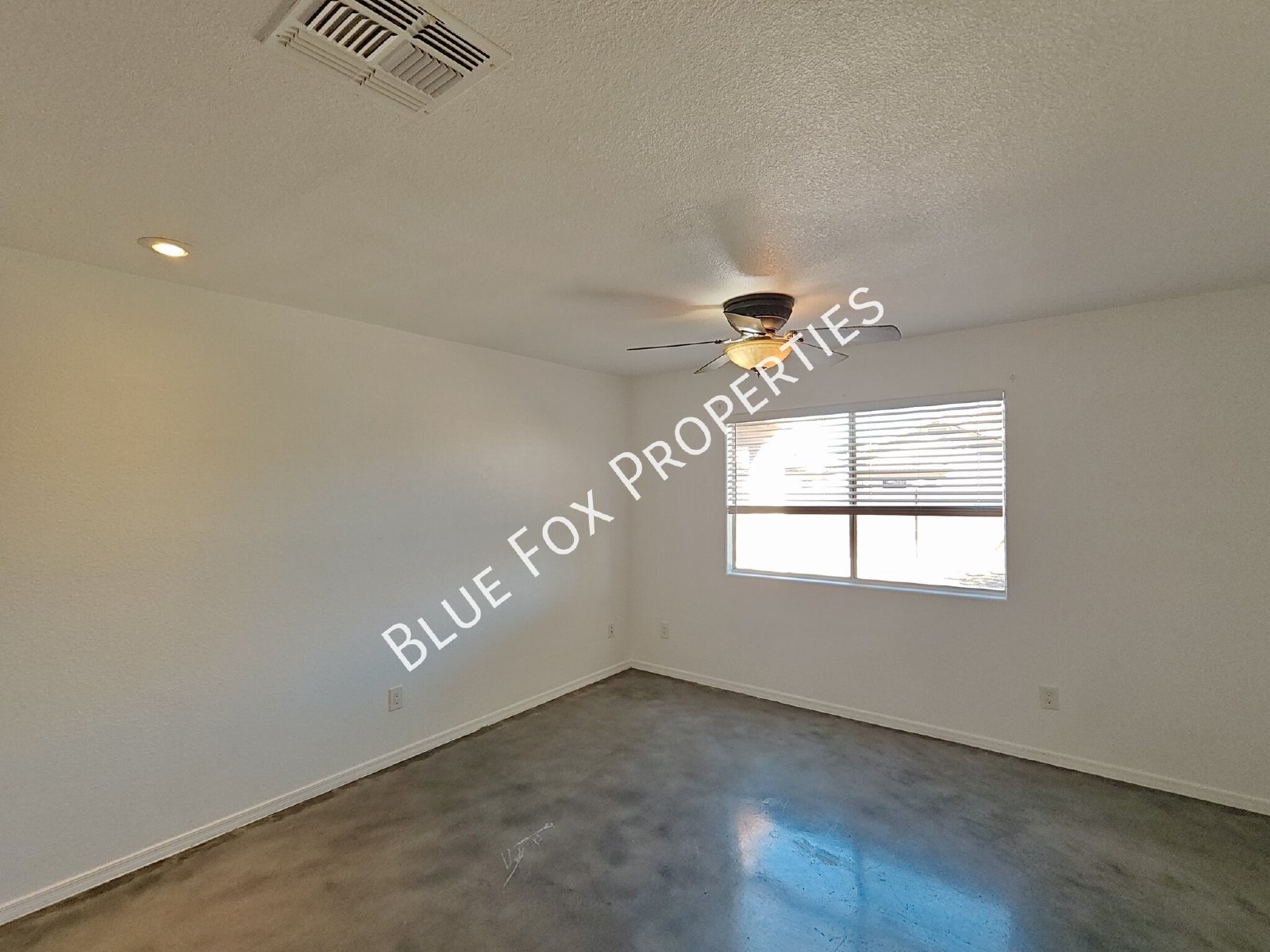 2302 W Silvergate Place property image