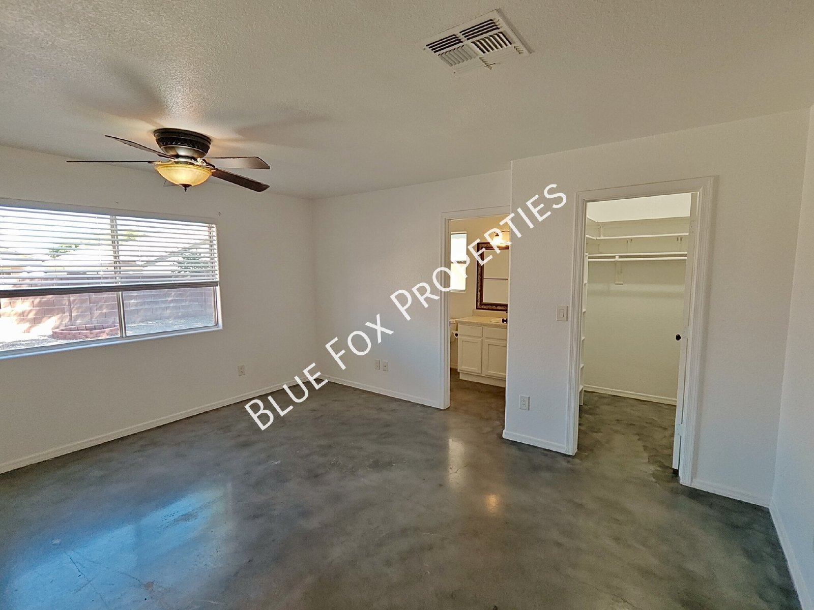 2302 W Silvergate Place property image
