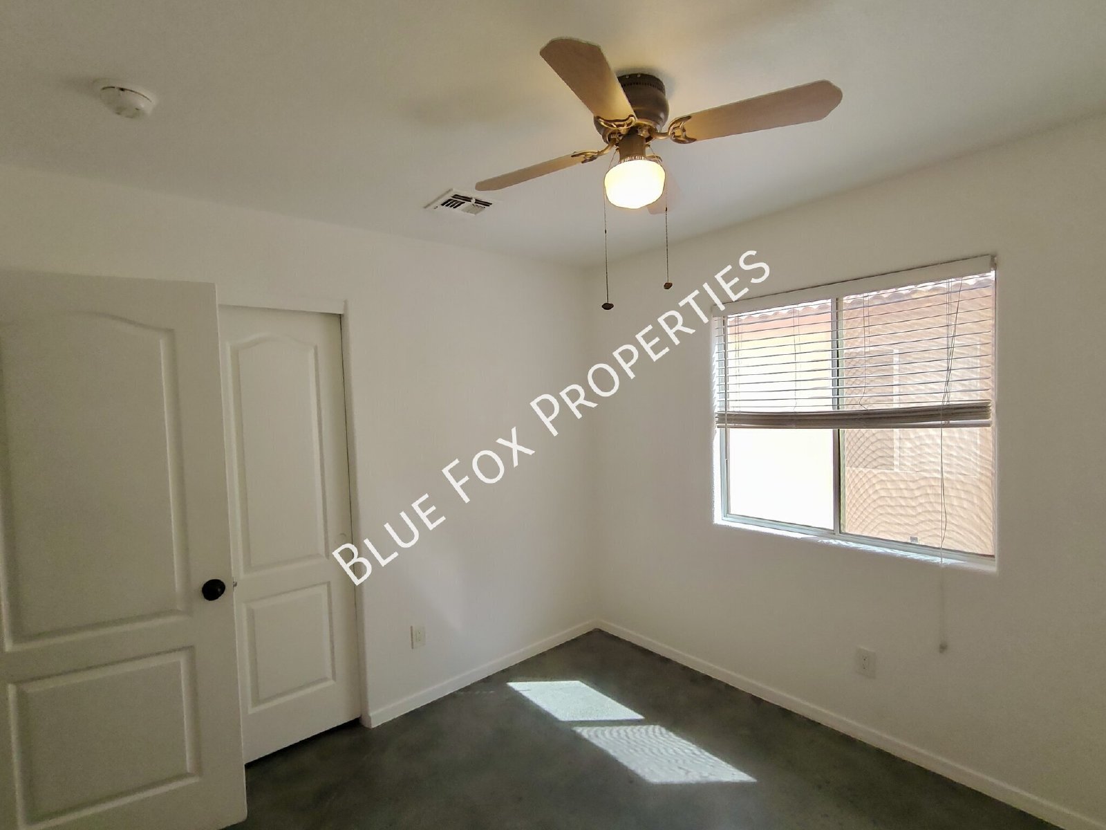 2302 W Silvergate Place property image