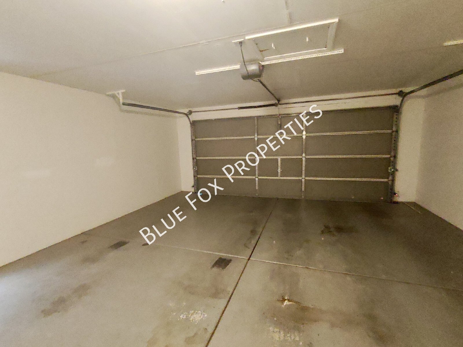 2302 W Silvergate Place property image