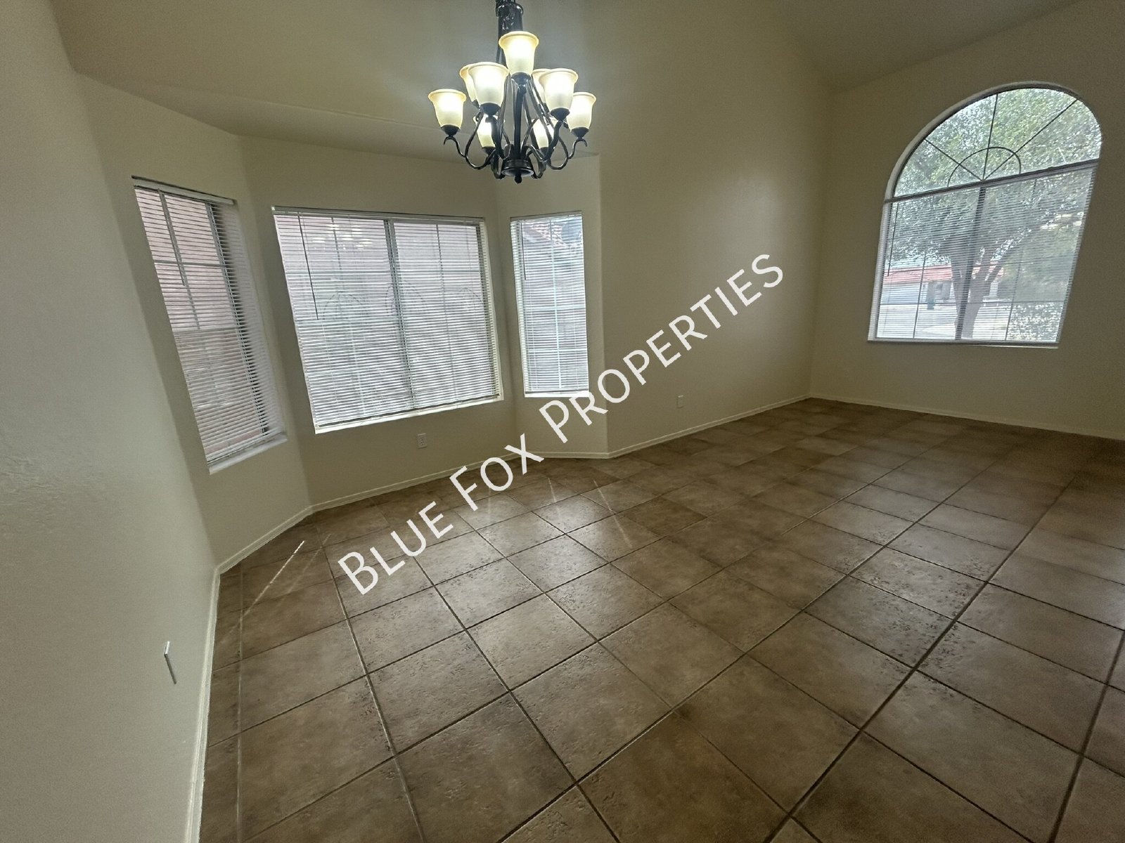 5257 W Bobwhite Way property image